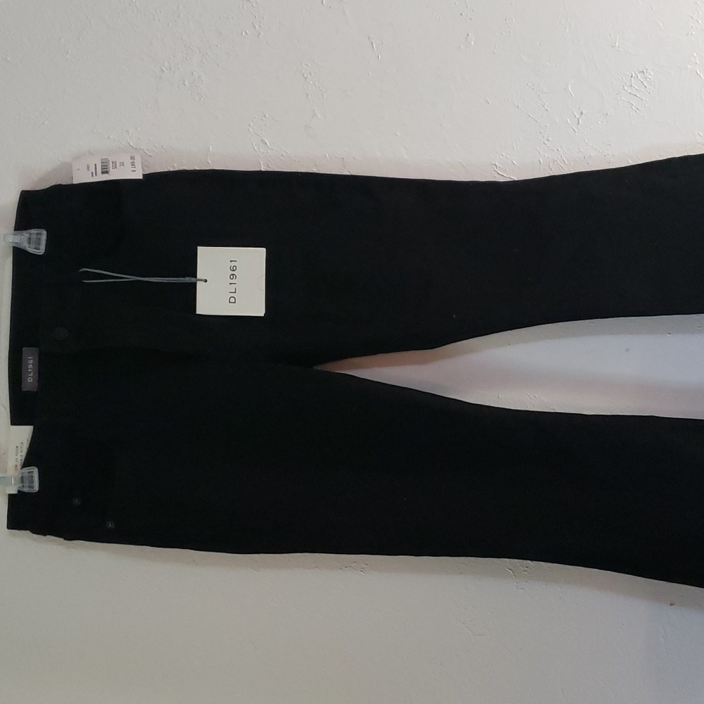DL1961 Bridget crop in henderson which is rich black, brand new!!! - Picture 6 of 7